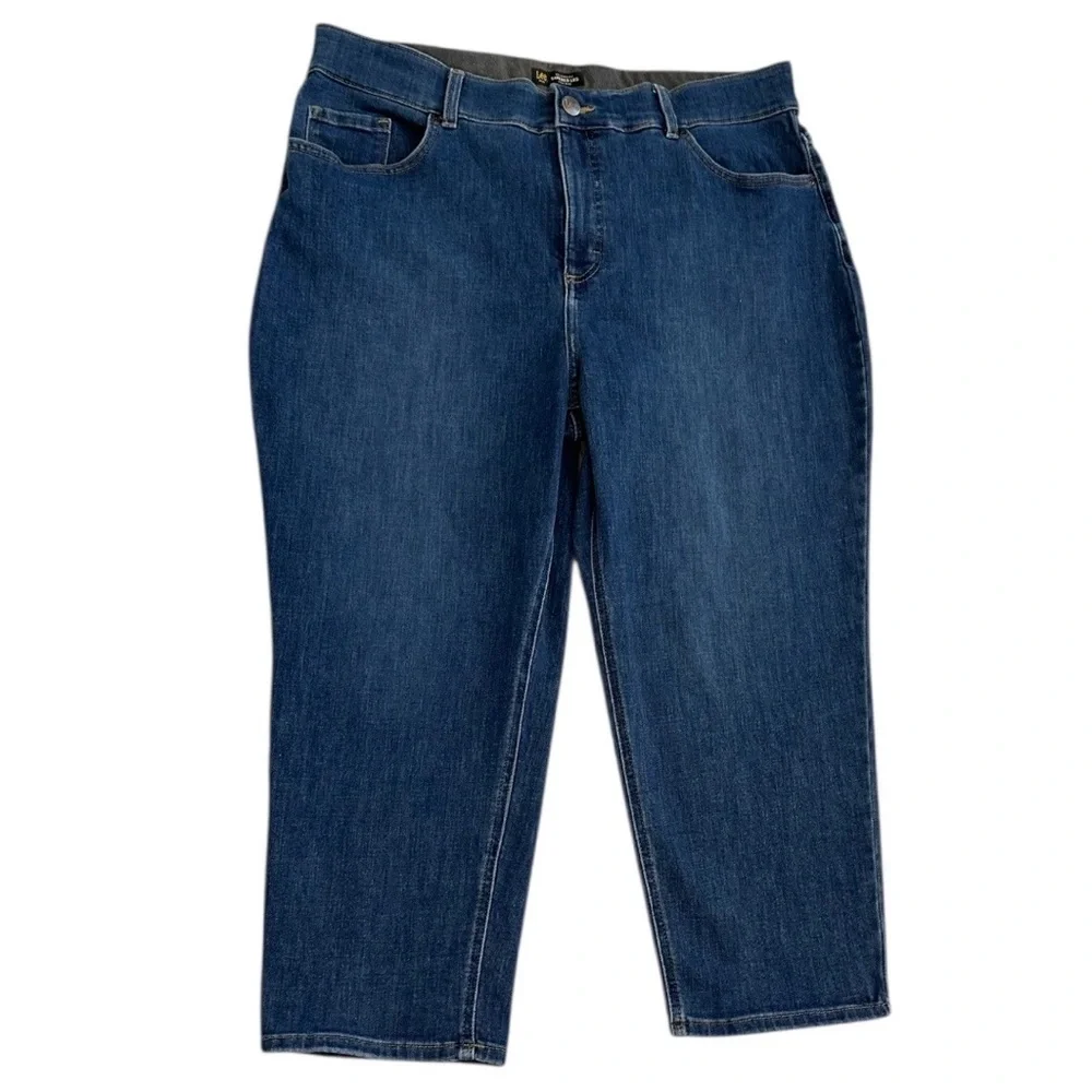 Lee Plus Women’s Relaxed Fit Tapered Leg High Rise Denim Blue Jeans 20W Medium